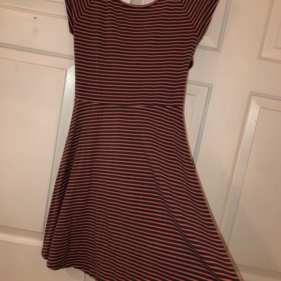 Casual Cute Striped Crossed back dress - Picture 2 of 4